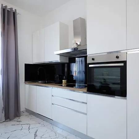 Apartment Free Parking - Due Passi Dal Maggiore *