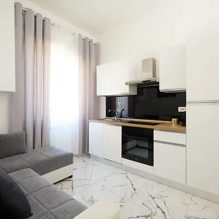 Apartment Free Parking - Due Passi Dal Maggiore Arona