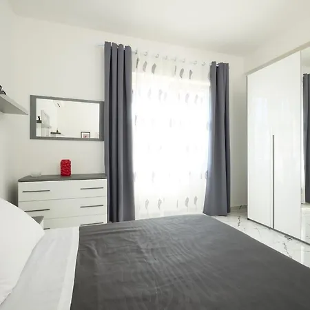 Apartment Free Parking - Due Passi Dal Maggiore *