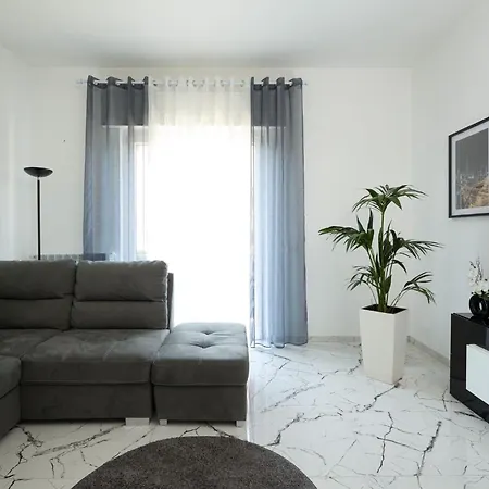 Apartment Free Parking - Due Passi Dal Maggiore *