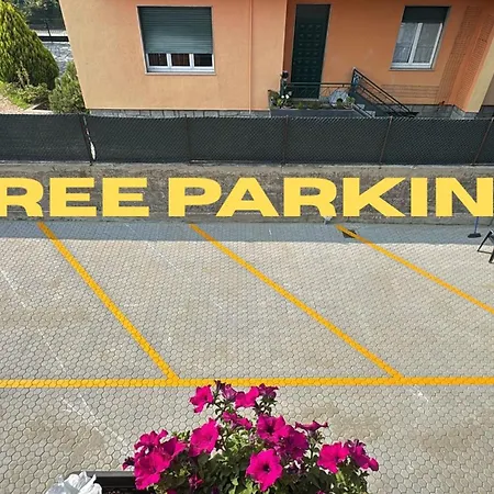 Апартаменты Free Parking - Due Passi Dal Maggiore Арона