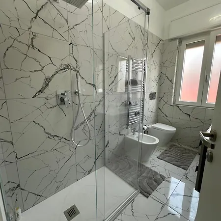 Free Parking Elmi - Due Passi Dal Maggiore شقة