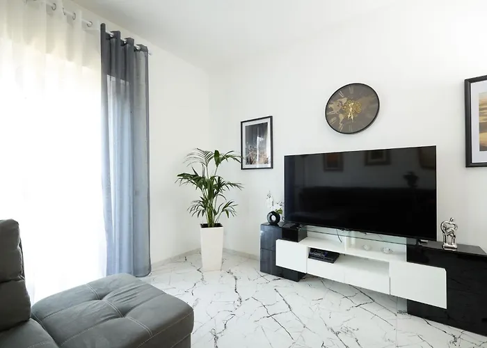 Free Parking Elmi - Due Passi Dal Maggiore Apartment *