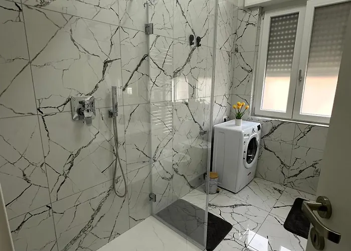 Free Parking Elmi - Due Passi Dal Maggiore * Arona